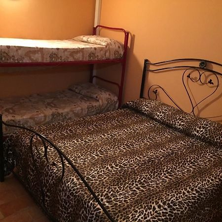 Il Casello Ξενοδοχείο Paola Δωμάτιο φωτογραφία